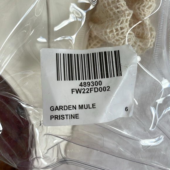 Aime Leon Dore garden mule in pristine white - Picture 5 of 5